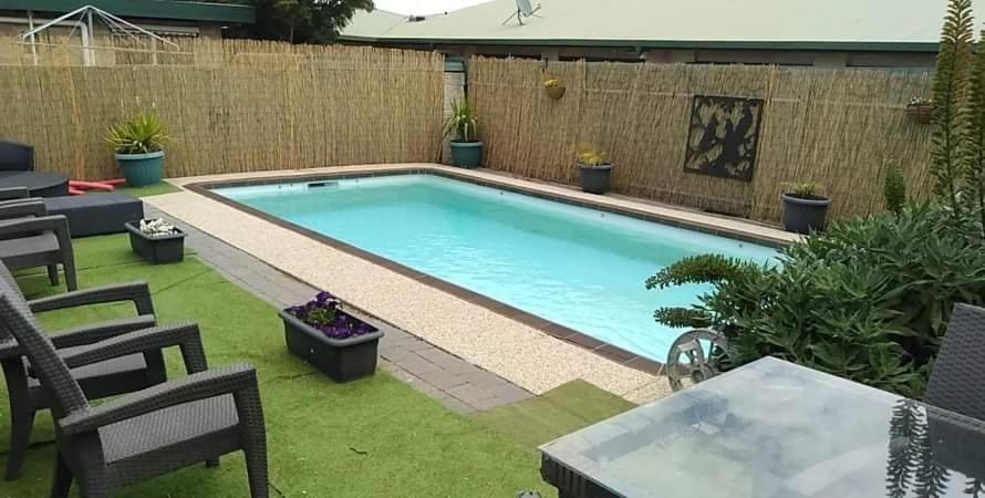 הורסהאם Smerdon Lodge Motel מראה חיצוני תמונה
