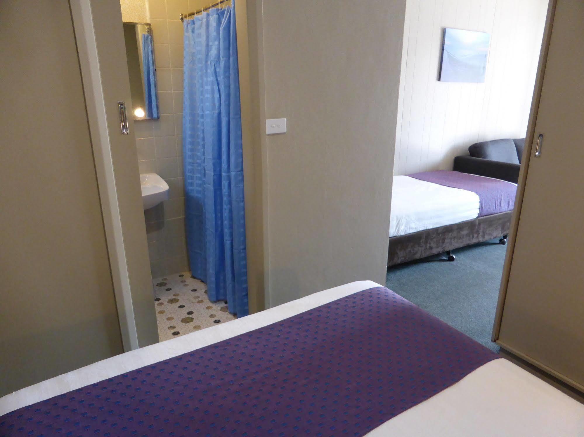 הורסהאם Smerdon Lodge Motel מראה חיצוני תמונה