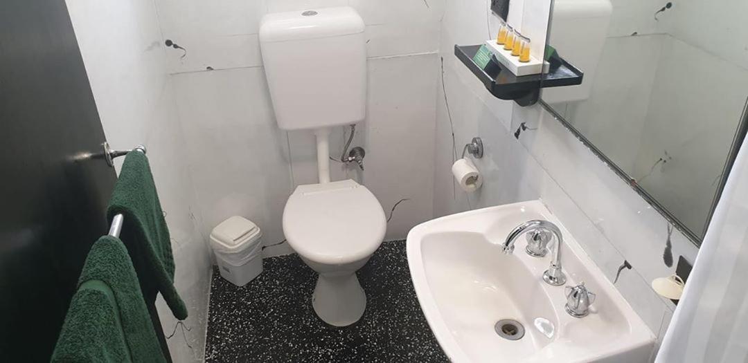 הורסהאם Smerdon Lodge Motel מראה חיצוני תמונה