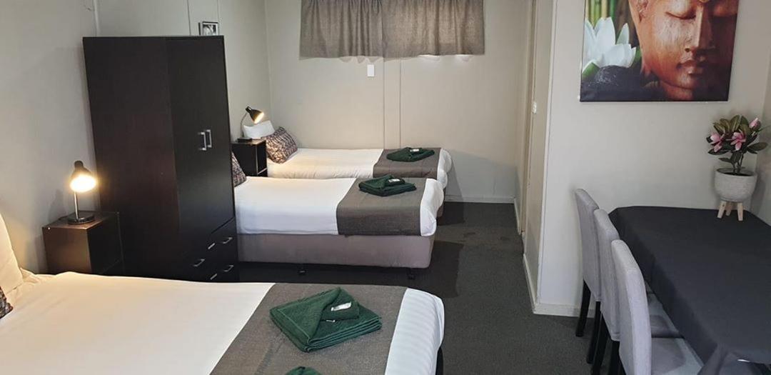 הורסהאם Smerdon Lodge Motel מראה חיצוני תמונה